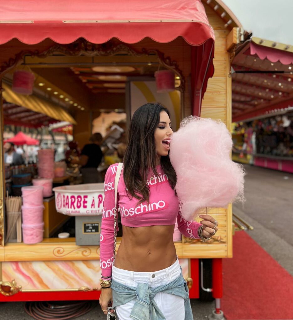 Elisabetta Gregoraci, • Candy… su Instagram delizia i suoi fan