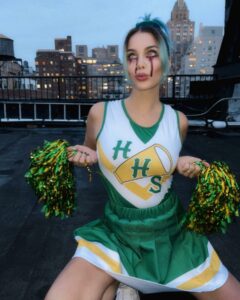 Rose Villan, la donna più temuta tra fatture non pagate e scadenze da rispettare. Con il suo sguardo...