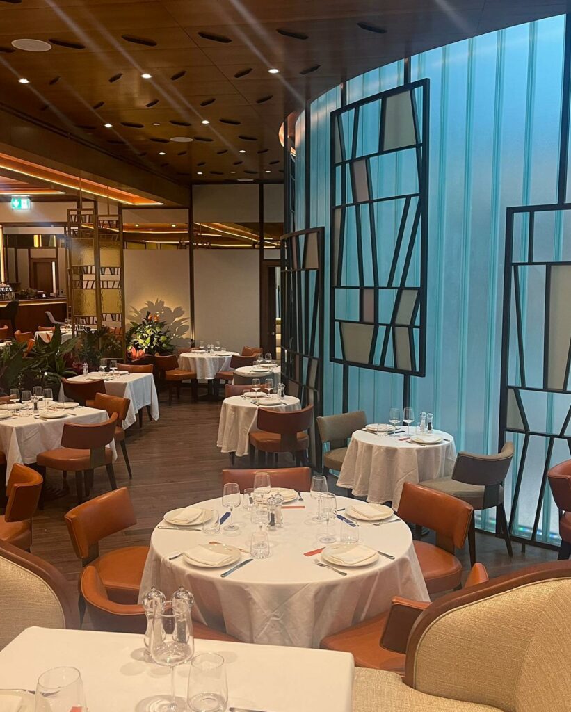 Flavio Briatore, Today we open 3 of our Venues, Twiga, Crazy Pizza and Cova in the most prestigio… su Instagram delizia i suoi fan