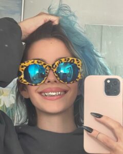 Rose Villan, conosciuta anche come "La Regina del Caos", è un personaggio unico nel suo genere. Con...