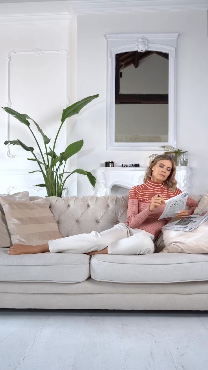 Martina Colombari, la regina indiscussa della bellezza italiana! Se c'è una cosa che possiamo dire...