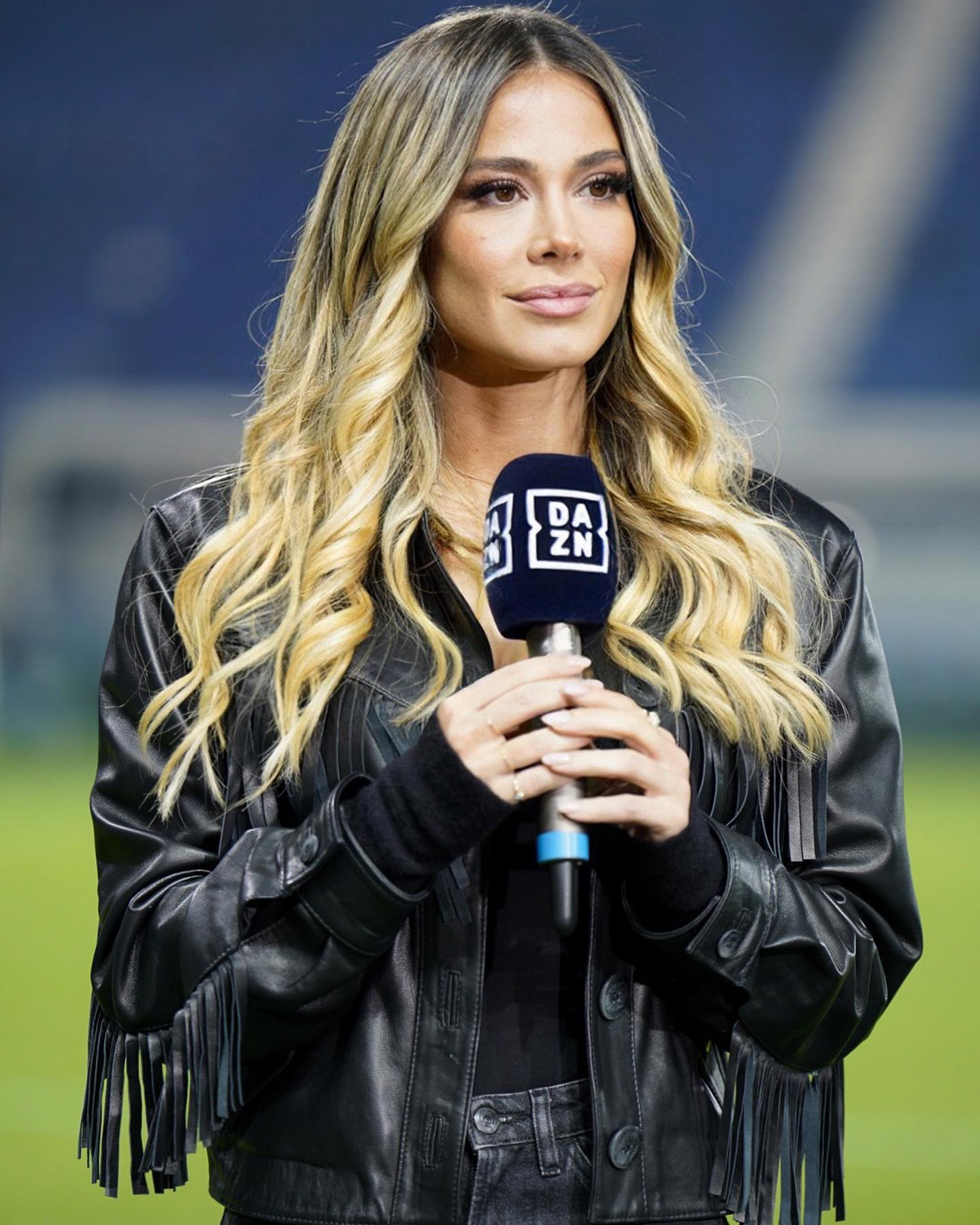 Diletta Leotta Big match
Big team...