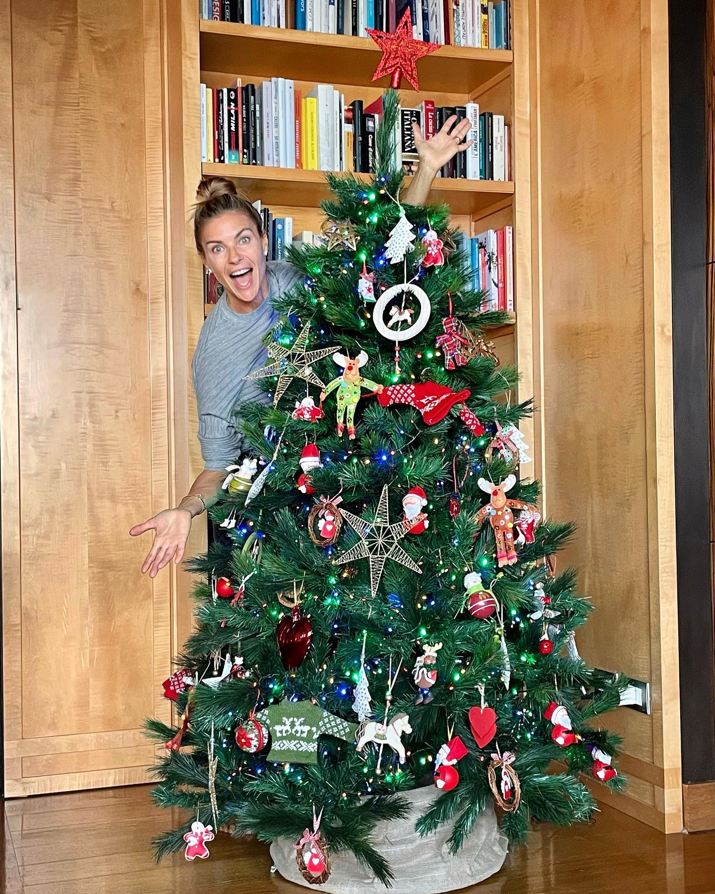 Martina Colombari Non importa cosa trovi sotto l’albero, ma chi trovi intorno !!!
( …. e come vu...