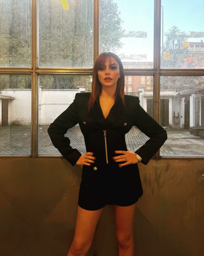 Annalisa, Ci vediamo questa sera per gli auguri di Natale… su Instagram per i suoi fan