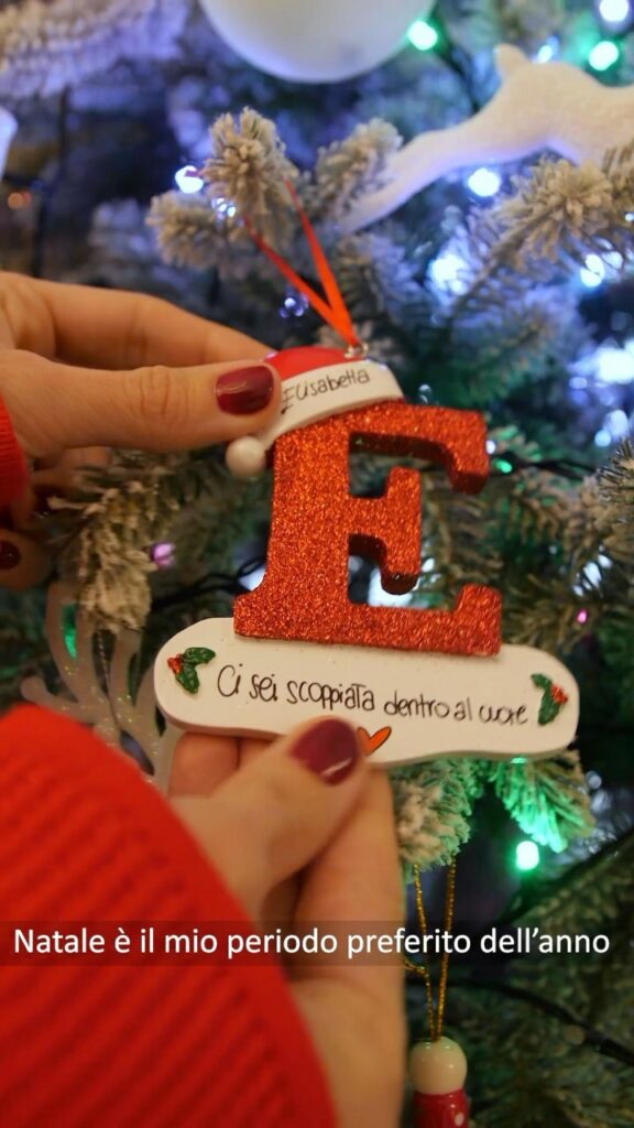 Elisabetta Gregoraci, Natale è il mio periodo preferito dell’anno, in cui anche le cose più semplici d… su Instagram incanta i suoi fan