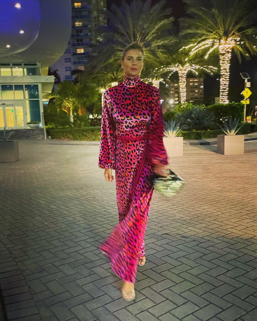 Martina Colombari, Sobe here we are !!!… su Instagram per i suoi fan