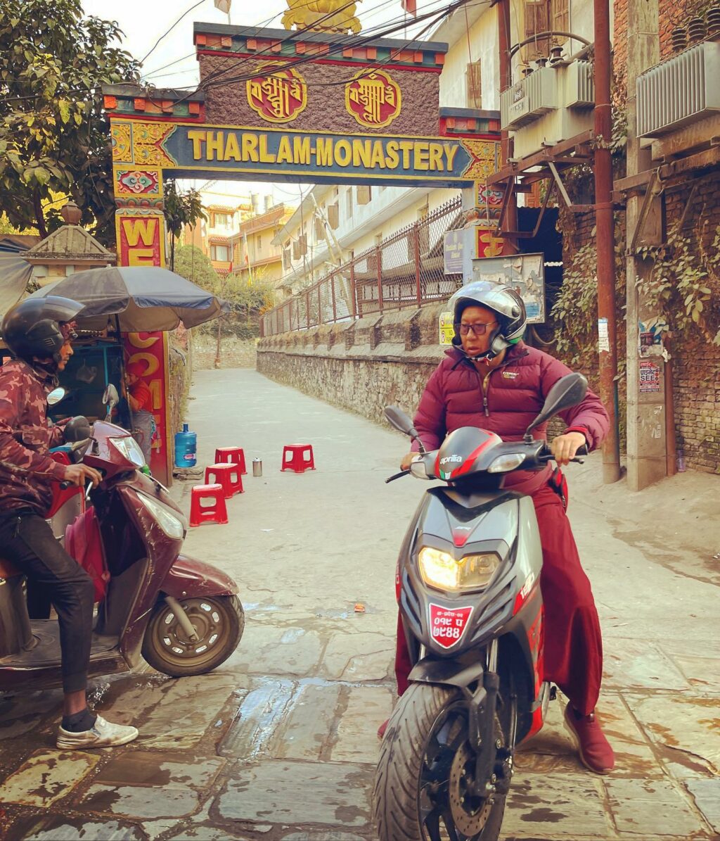 Selvaggia Lucarelli, la regina del gossip italiano, un vero uragano di tweet piccanti e battute...