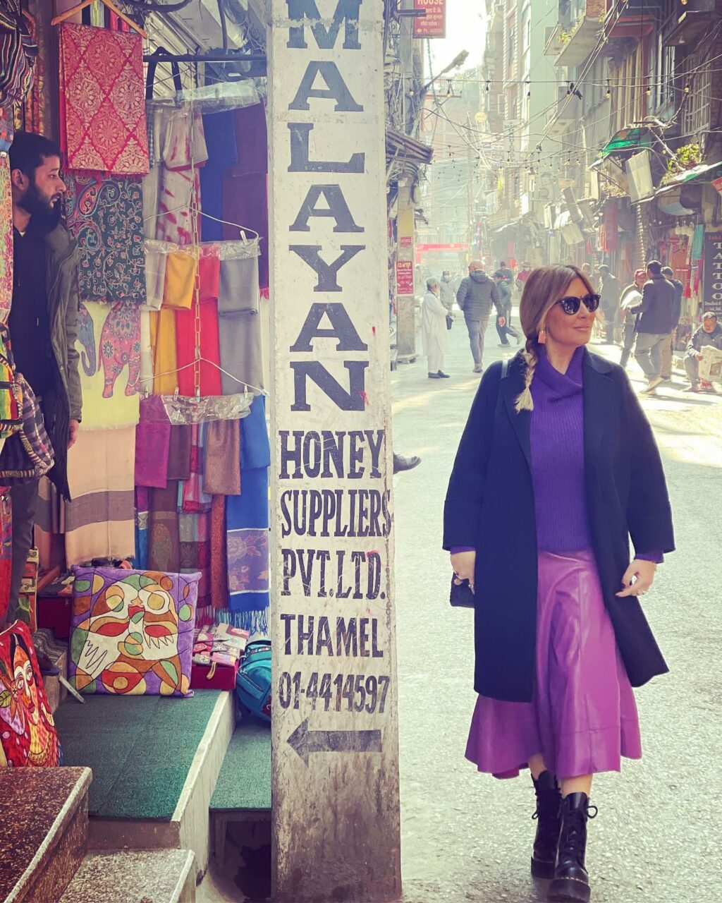 Selvaggia Lucarelli, A Kathmandu non sono già così incredibilmente hippy?… su Instagram per i suoi fan