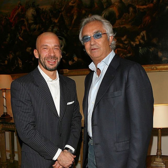 Vi presento Flavio Briatore, l'uomo che ha rivoluzionato il concetto di "boss" con il suo stile...