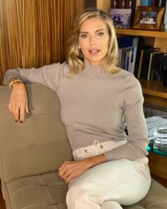 Avete mai sentito parlare di Martina Colombari? No? Ma certo, capisco, non è che sia certo un nome...