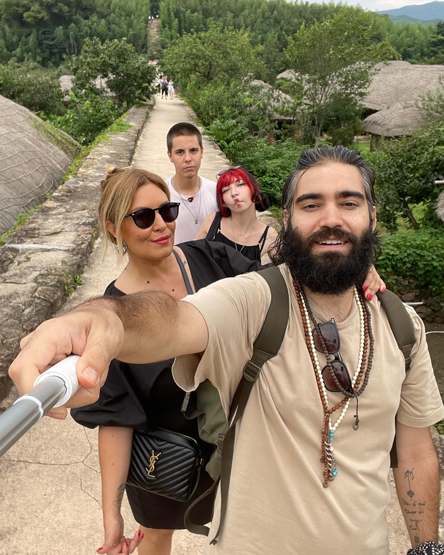 Selvaggia Lucarelli Caro da oggi sei maggiorenne e io non posso che augurarti di mantenere quel sor...