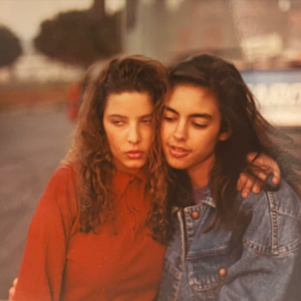 Selvaggia Lucarelli, Eravamo in gita scolastica credo al secondo anno del liceo e sembravo reduce da … su Instagram incanta i suoi fan