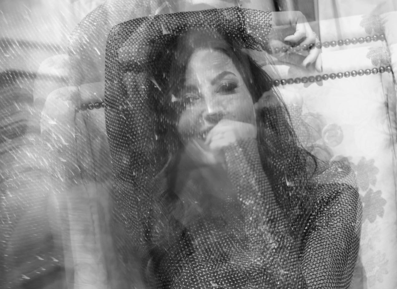 Elisabetta Gregoraci • Non esiste solo il bianco ed il nero.. esistono infinite sfumature di grigio!...