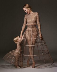 Chi di voi non ha mai sentito parlare del rapper più chiacchierato d'Italia? Sì, stiamo parlando del...