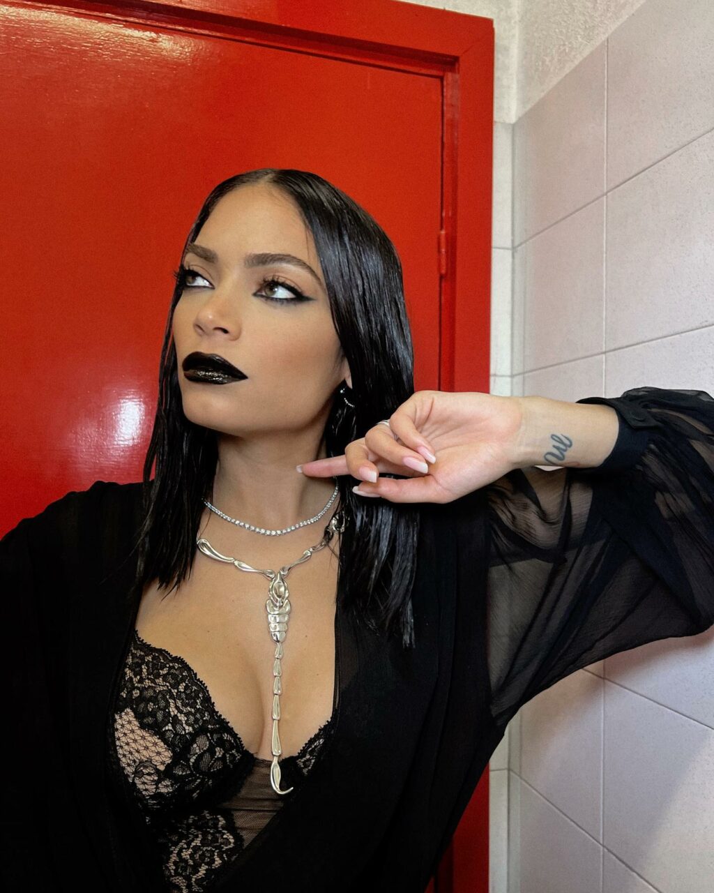 Elodie: la regina della trap italiana, la nostra piccola grande star che con il suo stile unico e la...