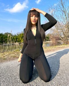 C'era una volta una ragazza di nome Aurora Baruto, la cui bravura nella risoluzione di enigmi e in...