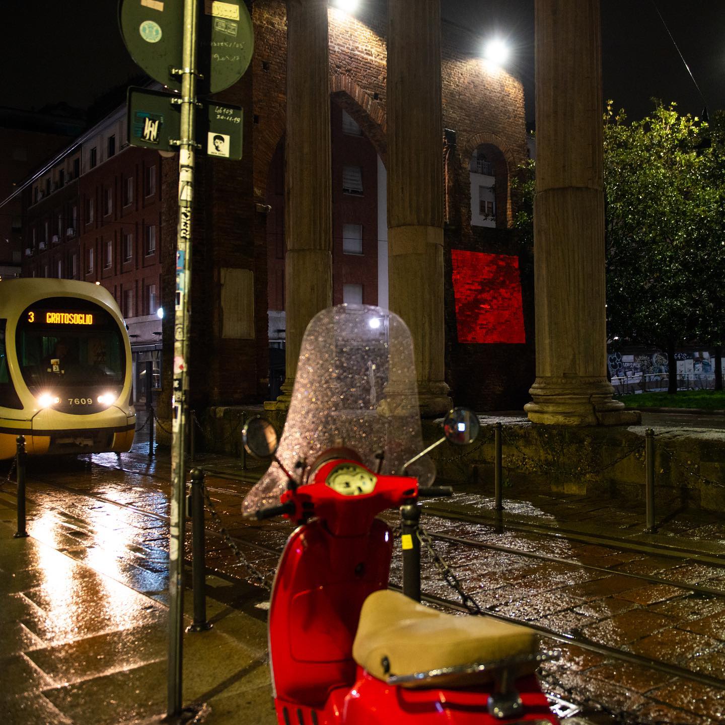 Madame In una notte piovosa a Milano e a Roma… un
A domani...