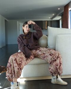 Ciao a tutti, oggi voglio parlare di una donna che ha conquistato i cuori di molti con il suo...