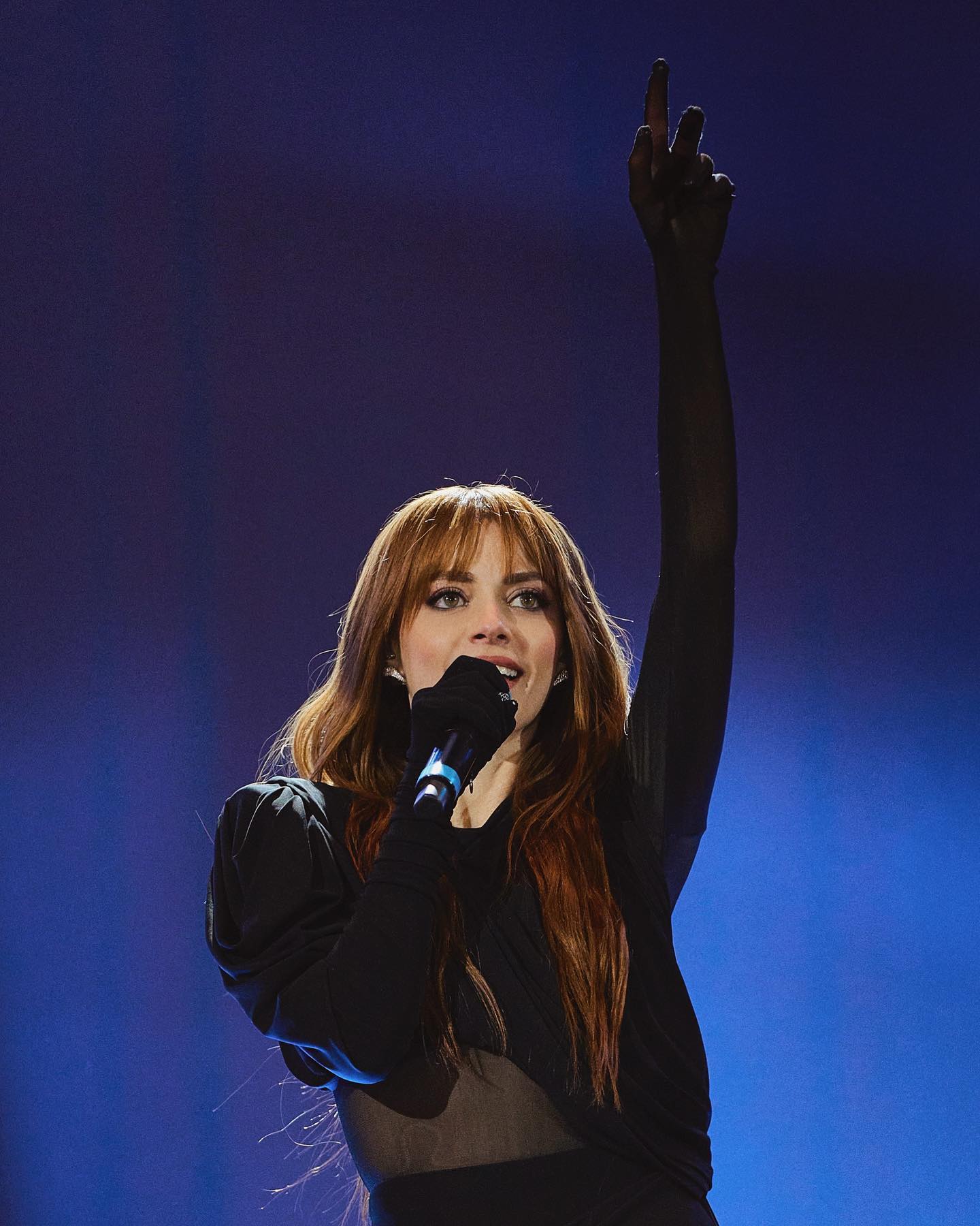 Annalisa BELLISSIMA DOPPIO DISCO DI PLATINO 
Ballo di gioia!
Grazie a tutti...