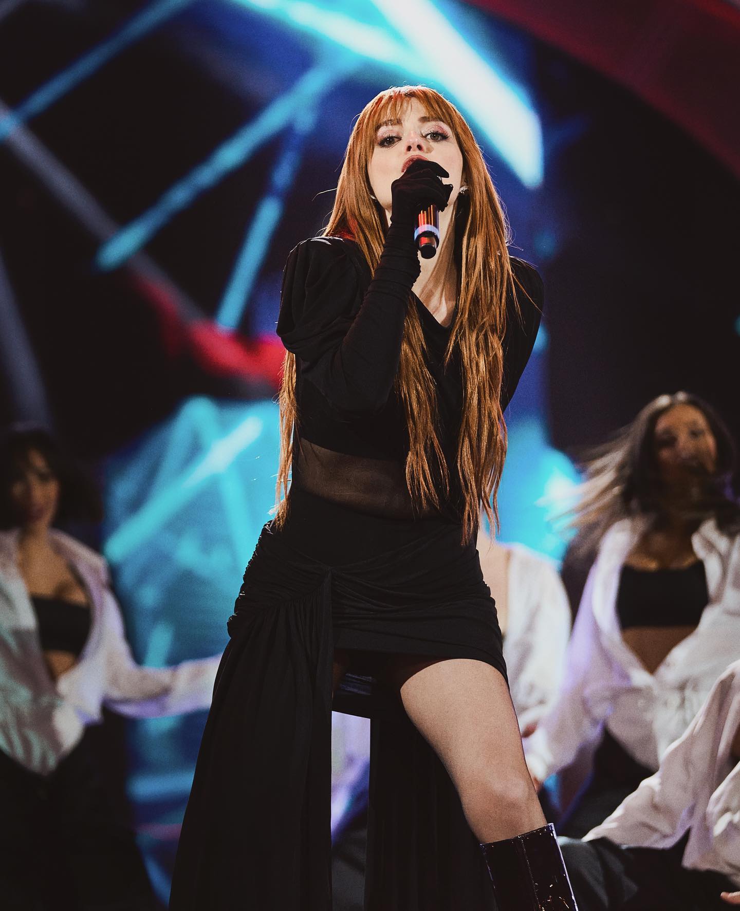 Annalisa BELLISSIMA DOPPIO DISCO DI PLATINO 
Ballo di gioia!
Grazie a tutti...