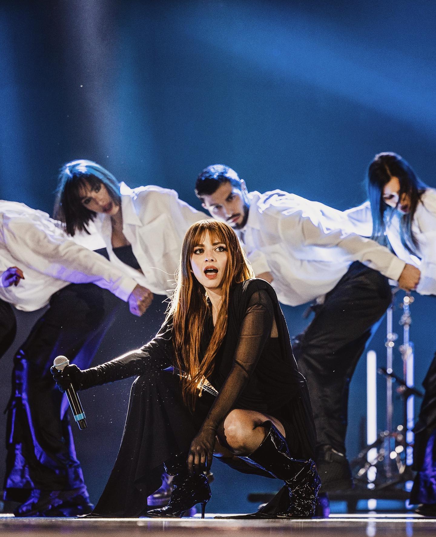 Annalisa BELLISSIMA DOPPIO DISCO DI PLATINO 
Ballo di gioia!
Grazie a tutti...