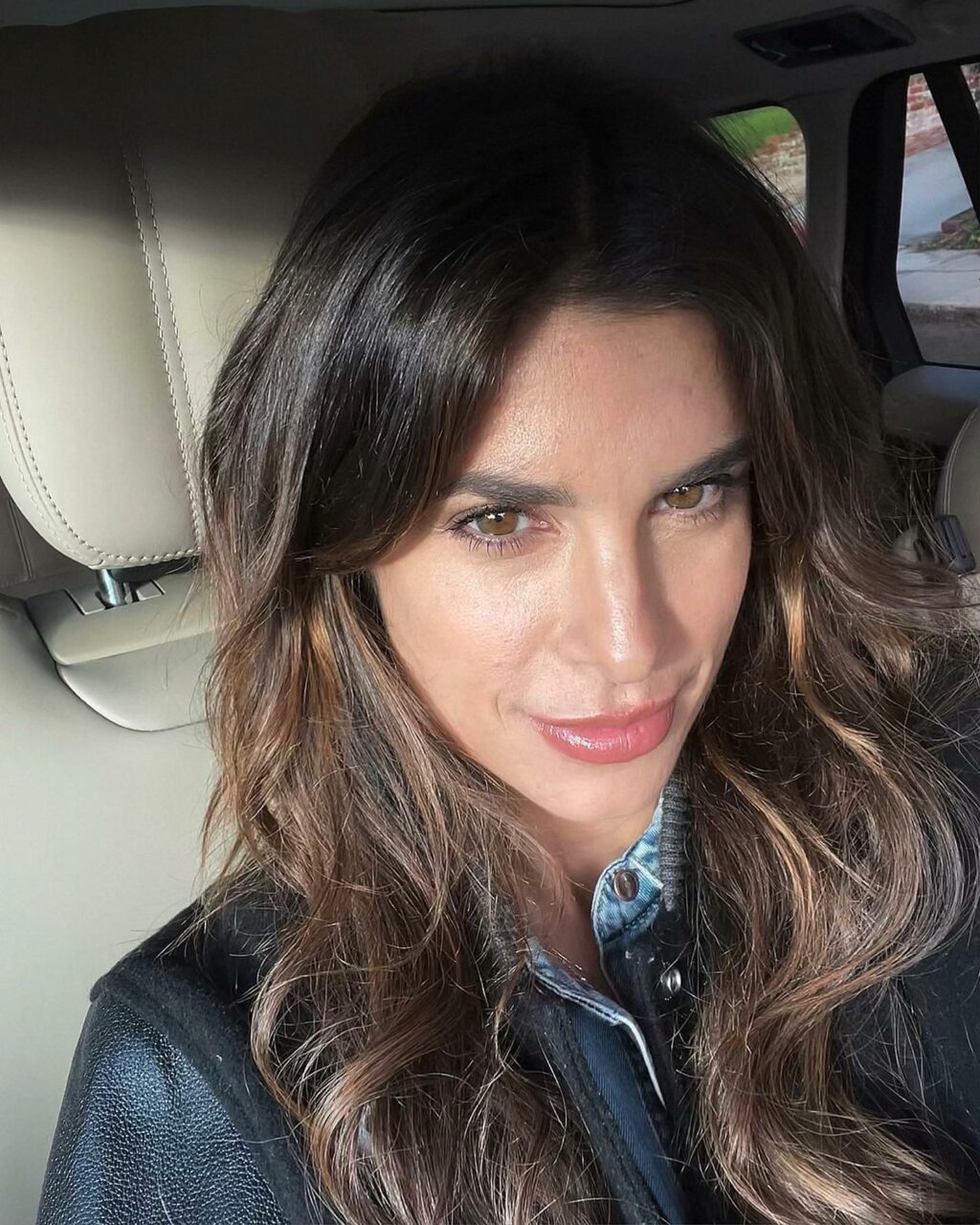 Elisabetta Canalis, la regina italiana dell'ironia e della bellezza smagliante, ha conquistato il...