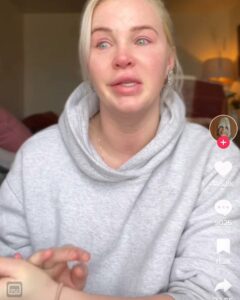 Selvaggia Lucarelli, Oggi nel mio podcast Il Sottosopra vi racconto la storia di Savannah, che insiem… su Instagram per i suoi fan