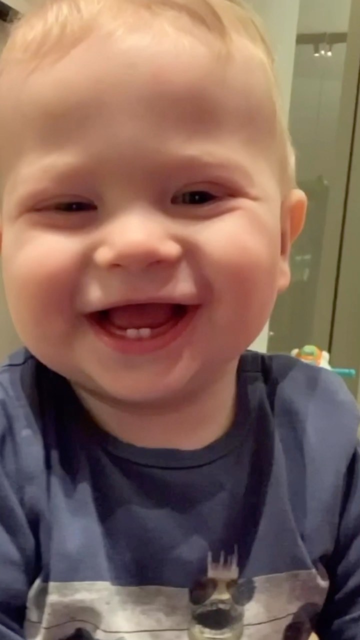 Fedez Tanti auguri al nostro primo amore, 5 anni di ricordi indimenticabili insieme
B...