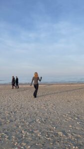 Vi presento Martina Colombari, l'iconica modella italiana dai capelli d'oro e dal sorriso...