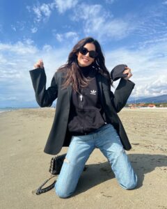 Elisabetta Gregoraci, • Profumo di mare… su Instagram per i suoi fan