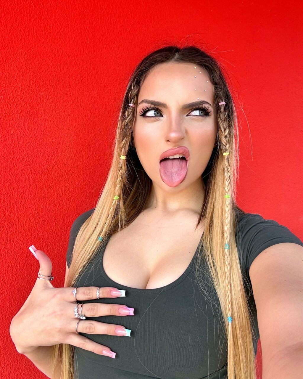 Ciao a tutti, oggi vi parlerò di una persona così luminosa che potrebbe far concorrenza al sole...