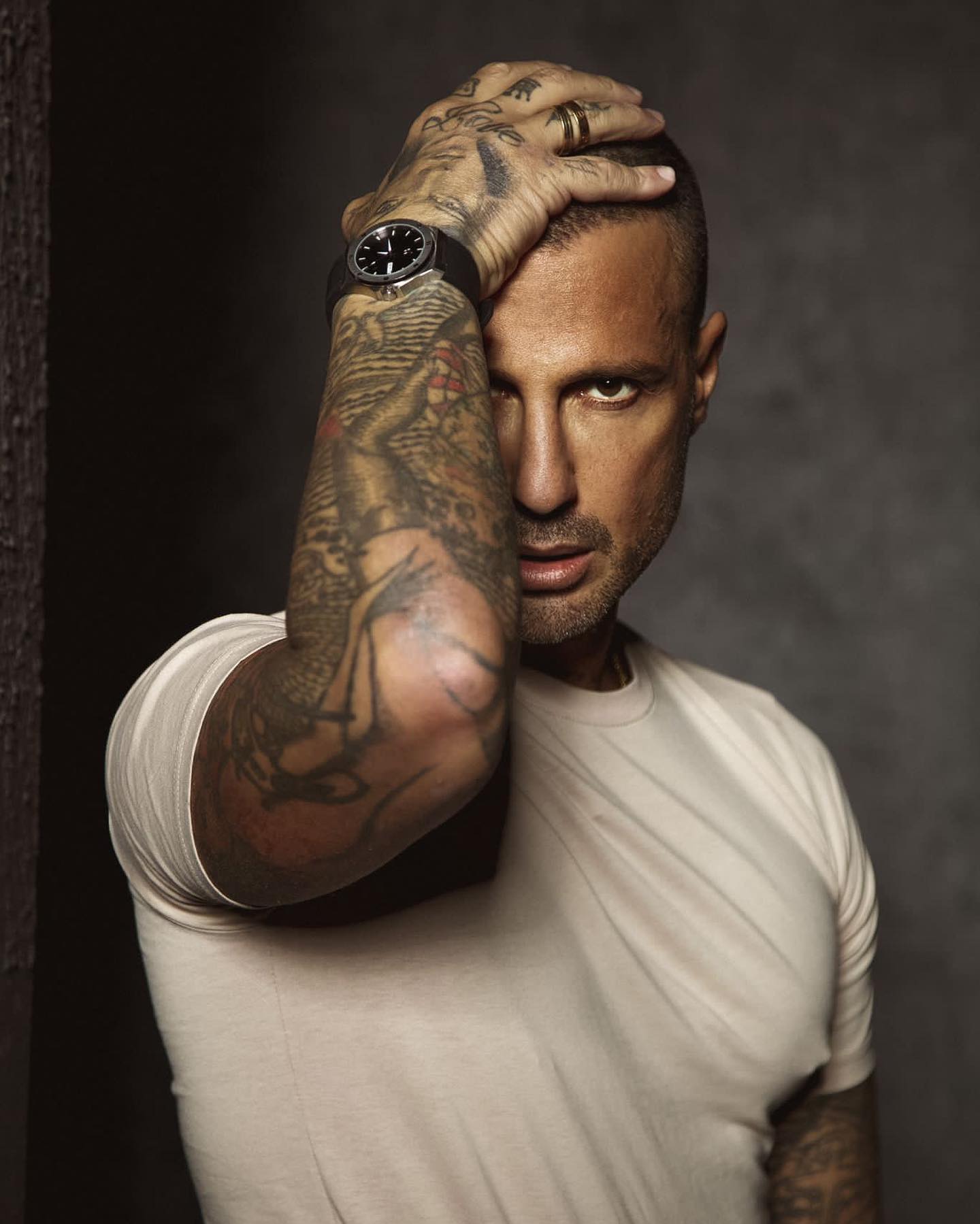 Fabrizio Corona TEMPO AL TEMPO. CE NE È PER TUTTI. www.royalwatch.it...