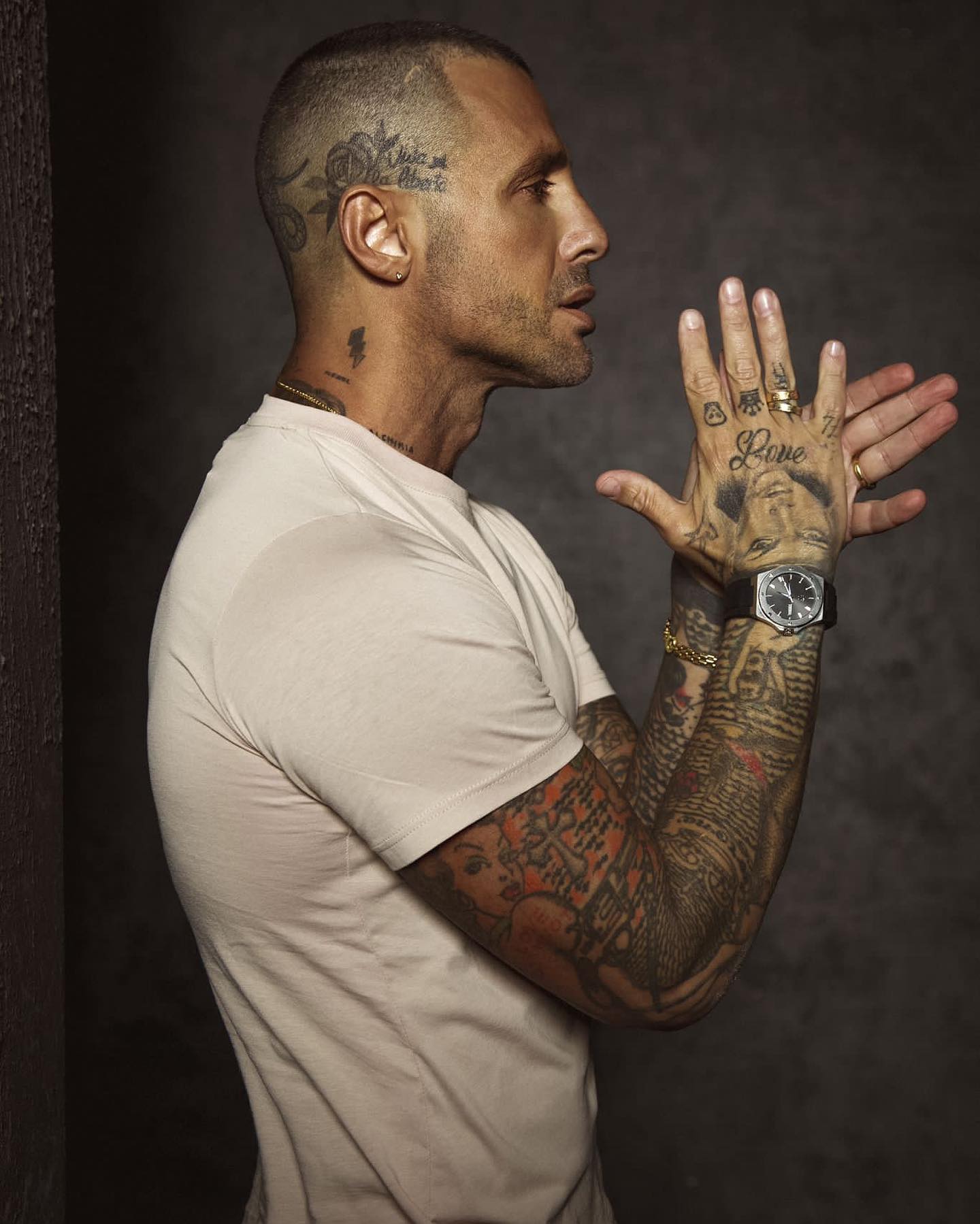 Fabrizio Corona TEMPO AL TEMPO. CE NE È PER TUTTI. www.royalwatch.it...