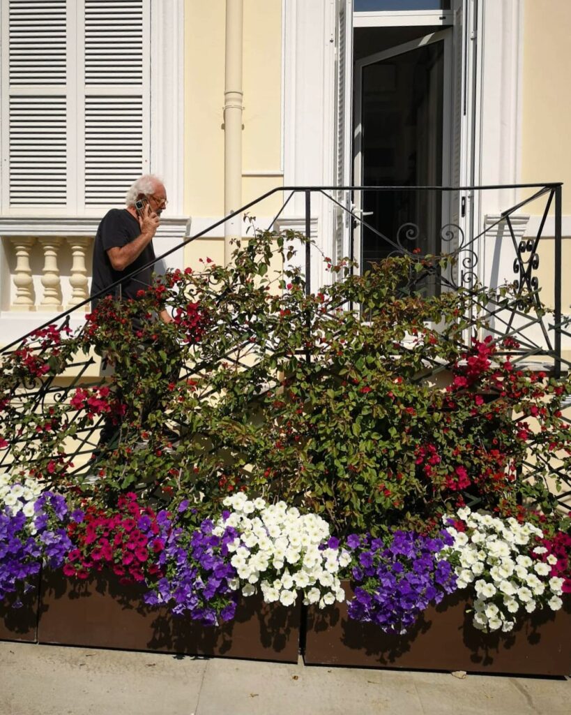 Flavio Briatore, Buon lunedì a tutti voi… su Instagram per i suoi fan