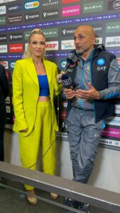 Cin cin tra le coppe di champagne e le telecamere puntate su di lei: Diletta Leotta, la regina...