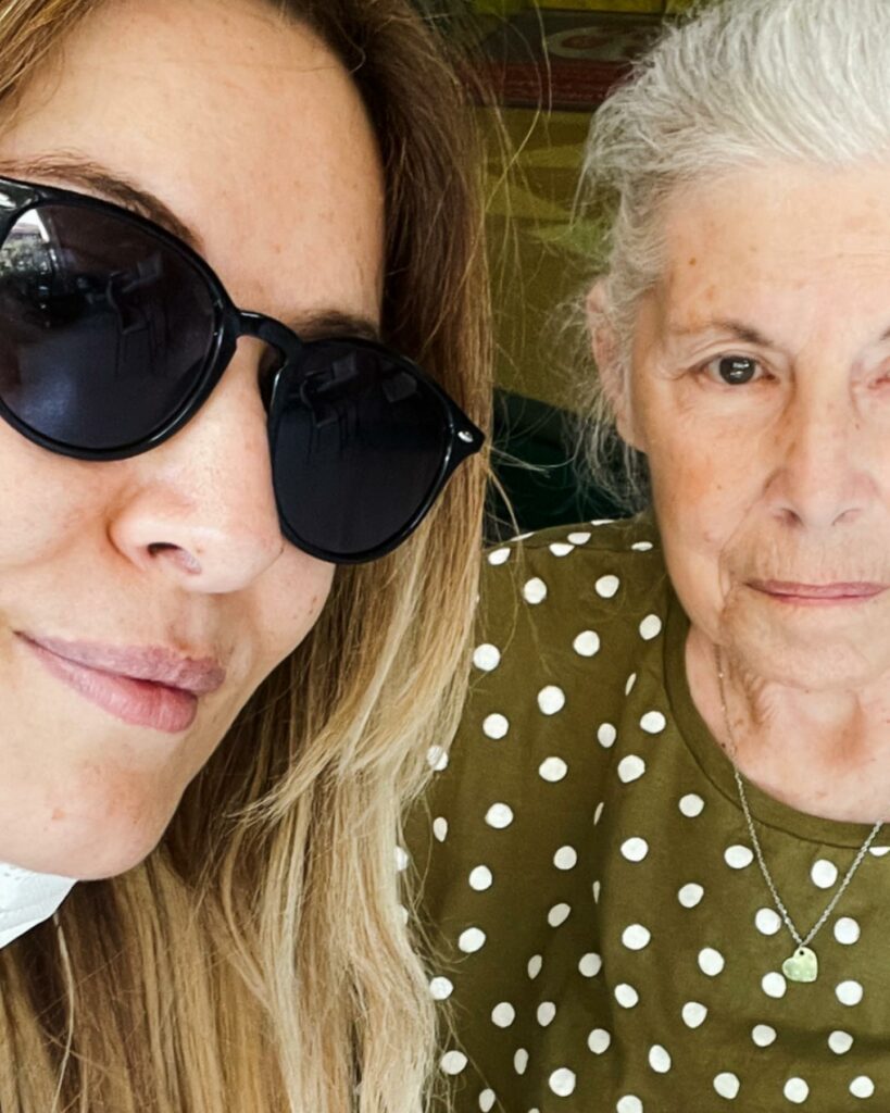 Selvaggia Lucarelli, È una delle nostre ultime foto insieme. Lei già guardava altrove, io sapevo che … su Instagram delizia i suoi fan