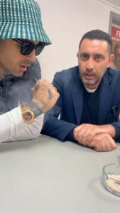 C'era una volta un simpatico personaggio chiamato Fabrizio Corona, famoso per le sue avventure da re...
