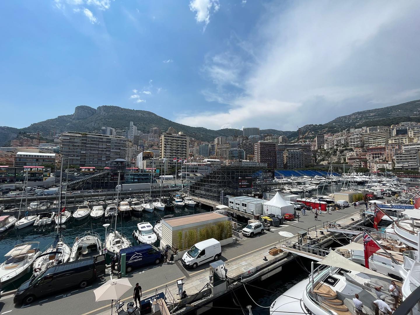 Flavio Briatore Monte Carlo is getting ready for the
Monte Carlo si prepara per il Gran Premio...