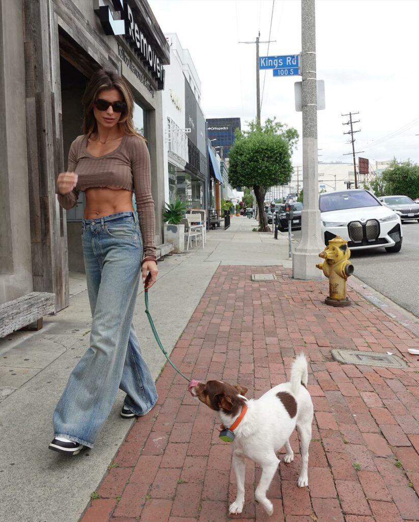 Elisabetta Canalis, Happy Memorial day  weekend Ammericaaaaa… su Instagram saluta i suoi fan