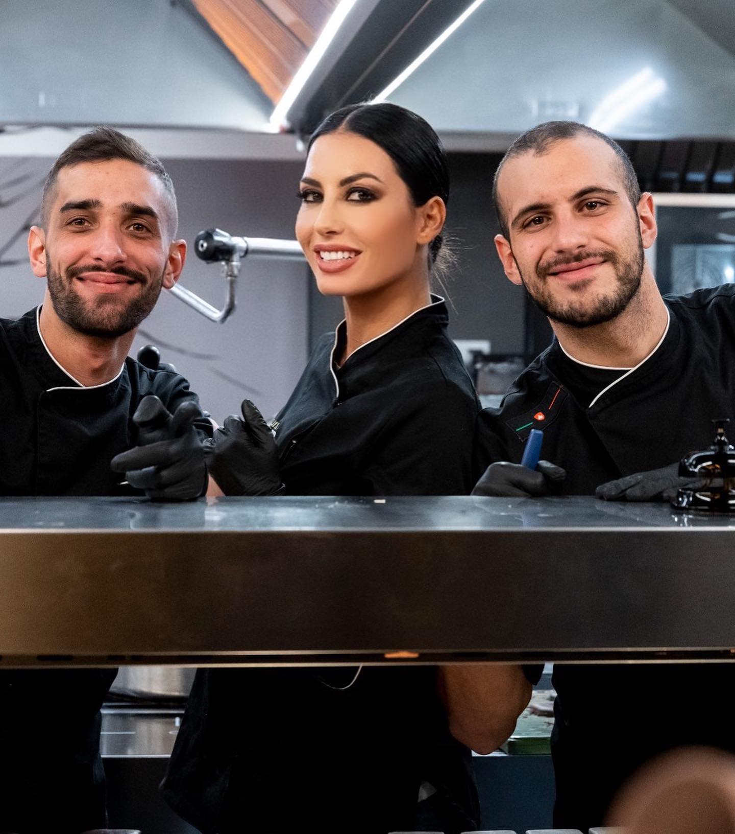 Elisabetta Gregoraci • Giuro .. questa volta non ho fatto la Carbonara e neanche il Tiramisu ‘
Per...