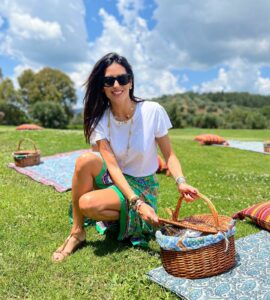 Elisabetta Gregoraci, • View, picnic,happiness… su Instagram delizia i suoi fan