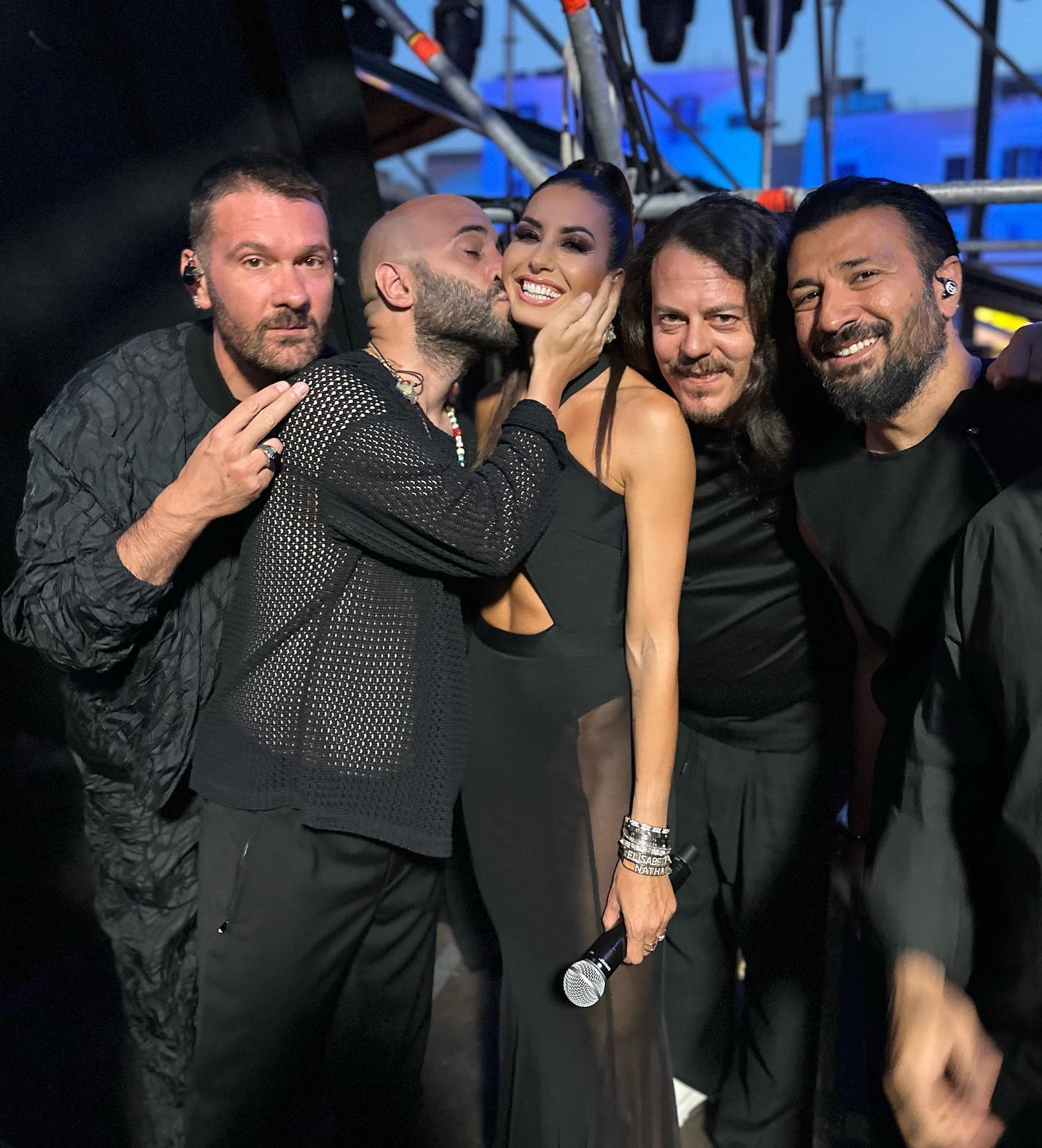 Elisabetta Gregoraci La musica, gli artisti e il pubblico di Bari mi hanno scaldato il cuore
Vi aspe...