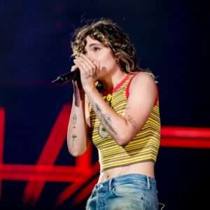 Benvenuti nel fantastico mondo di Madame, la regina indiscussa dei pettegolezzi e della moda! Con il...