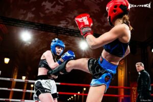 Elisabetta Canalis, la regina italiana dell'ironia e della simpatia, è un vero e proprio concentrato...