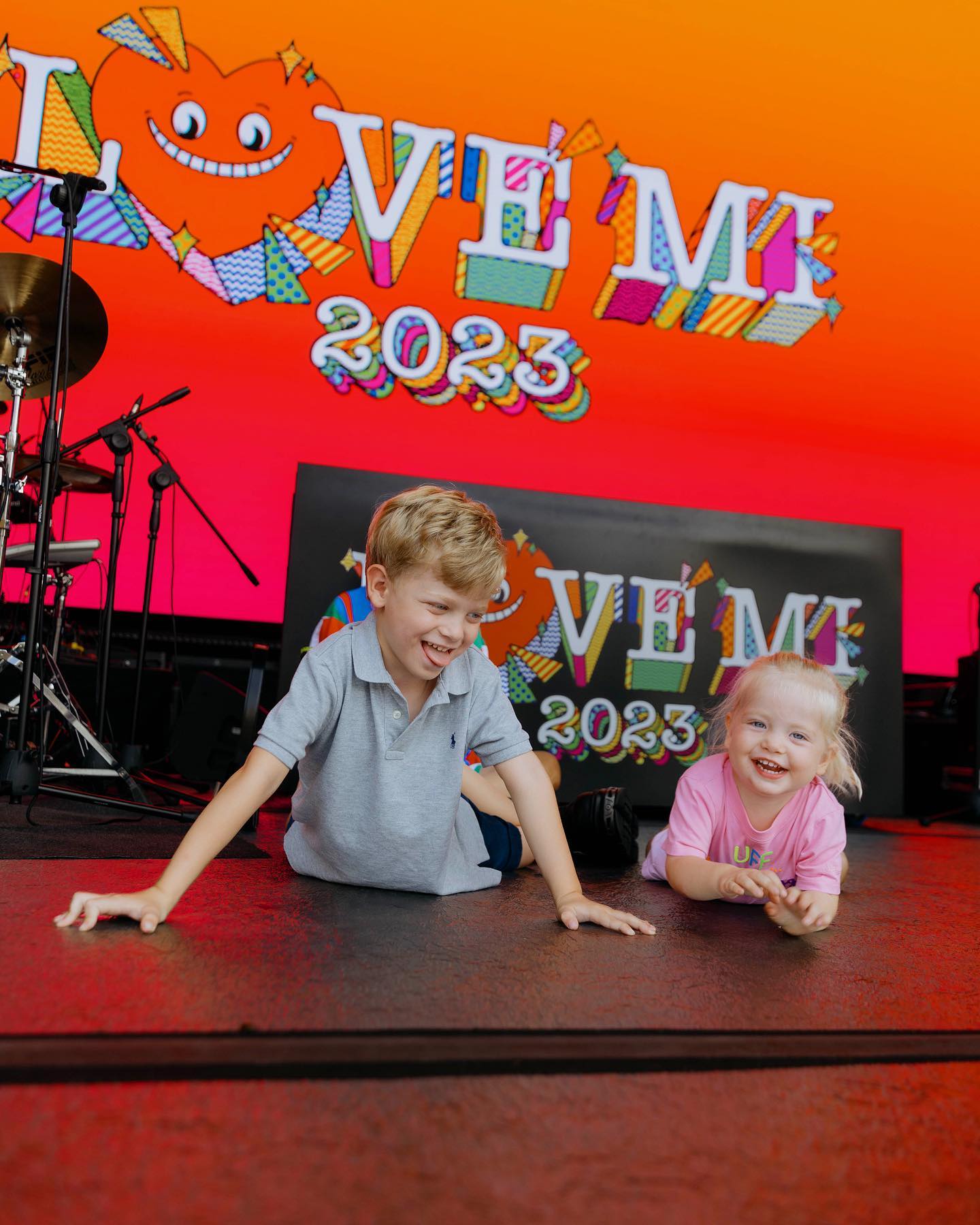 Fedez Tutto pronto per domani!
non avete idea di quanto sia emozionato e grato per qu...