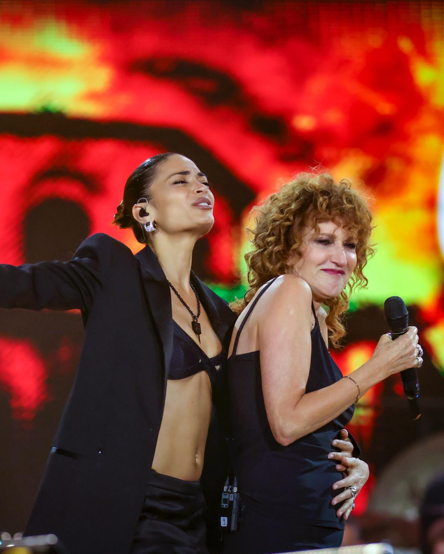 Elodie Quante emozioni ieri sera grazie
É importante continuare a donare al 45538, è ...