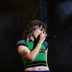 Benvenuti nel meraviglioso mondo di Madame, la regina della stravaganza e dell'eleganza! Sì, avete...