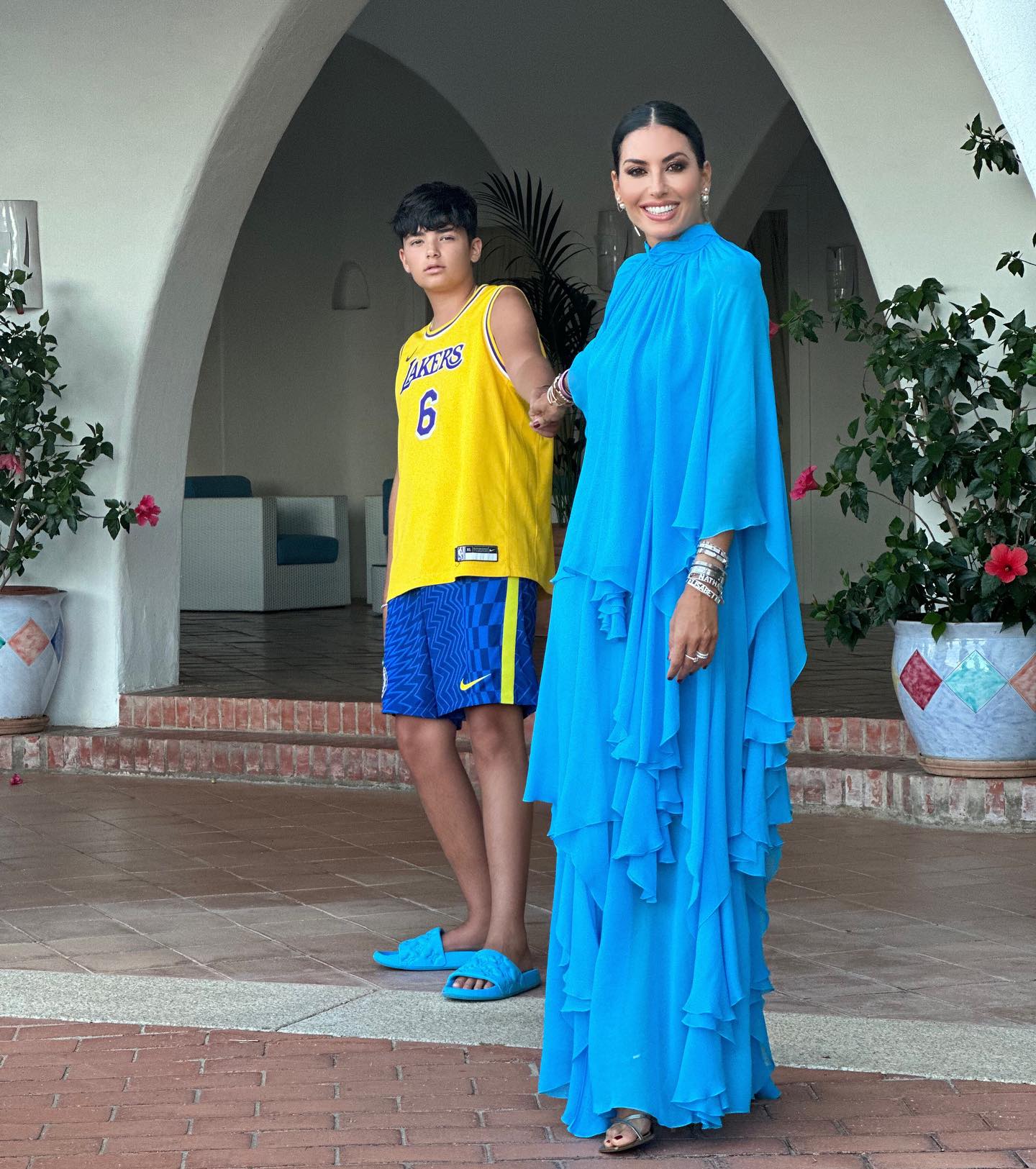 Elisabetta Gregoraci • Yesterday’s night: blue and my amazing squad 
N.B in pendant con mio figlio s...