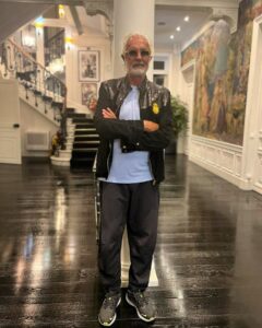 Flavio Briatore, noto imprenditore e ex manager di Formula 1, è una figura che non passa certo...