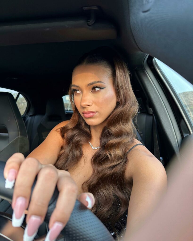 Giulia Ottorini, Meglio con o senza trucco?… su Instagram torno per i suoi fan